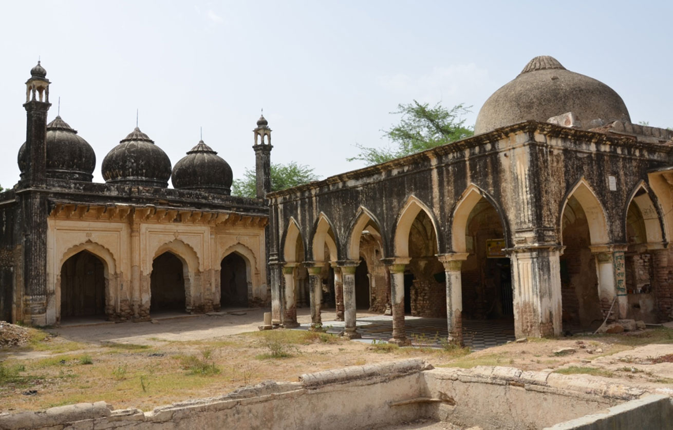 Tomb & Mosque of Pir Turkman