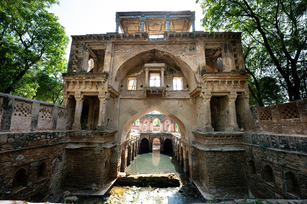 Mirza Alijan's Takhat and Baoli, Narnaul